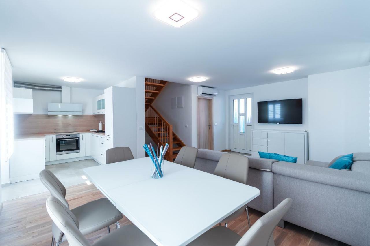 Apartments Amavi 伊佐拉 外观 照片